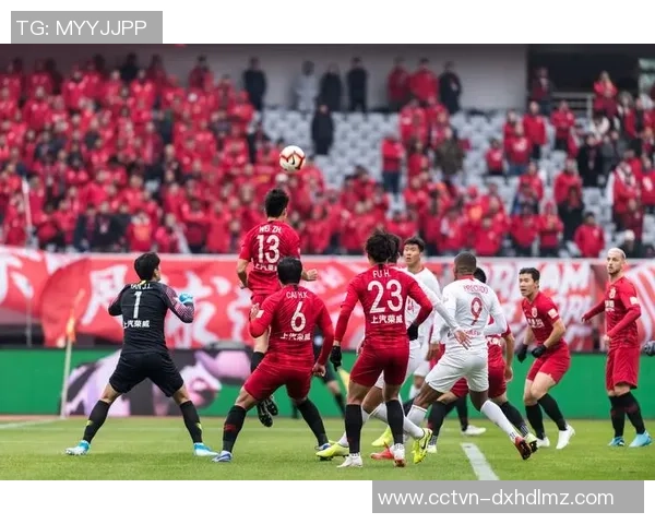 天津权健与上海上港激战第30轮精彩录播回顾与分析